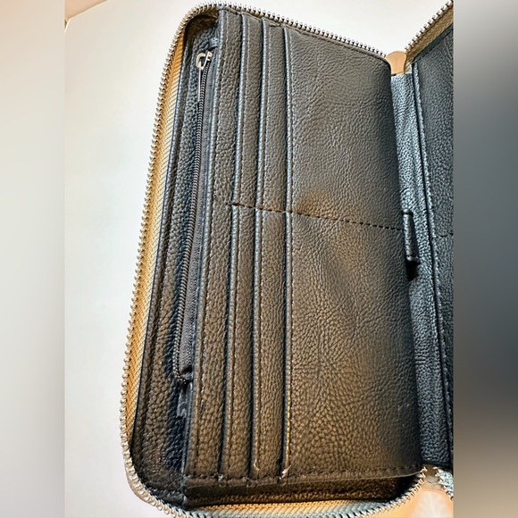 Steve Madden Bzippy Zip Around Wallet Wristlet - Picture 5 of 7